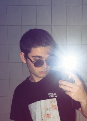 Valeri из Stockholm 19 лет
