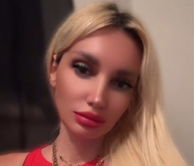 Elika, 40, Los Angeles