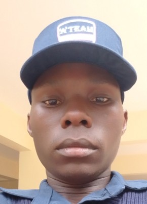 Richman, 25, Kenya, Nairobi